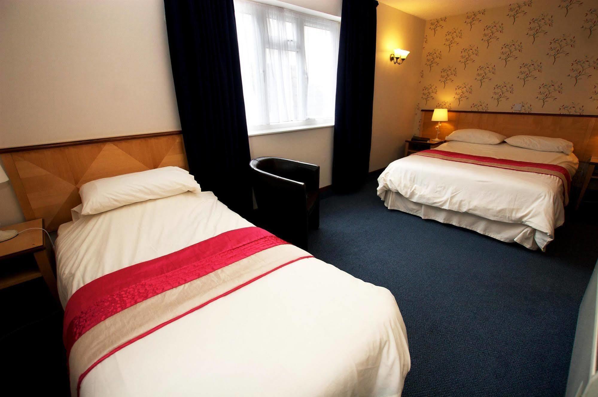 Best Western Compass Inn Tormarton Bilik gambar