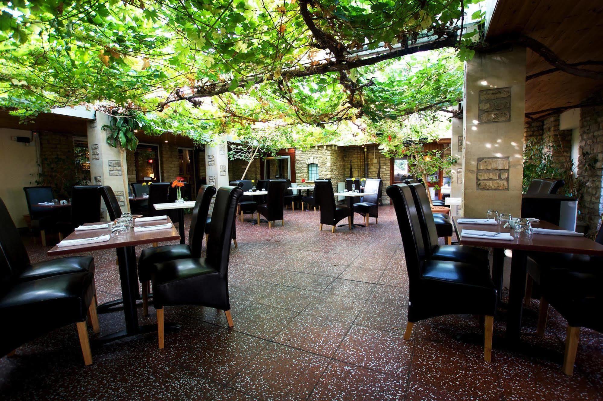 Best Western Compass Inn Tormarton Restoran gambar